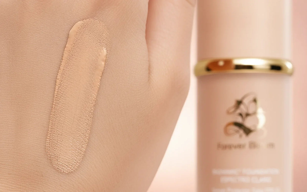 Forever Bloom Biomimic® Foundation FPS 50 ✨ Se Adapta a tu Tono en Segundos